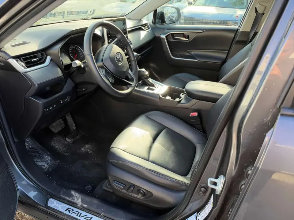 Toyota Rav4 XLE 2021