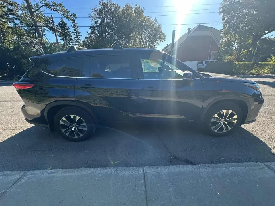 Toyota Highlander Hybrid XLE 2022