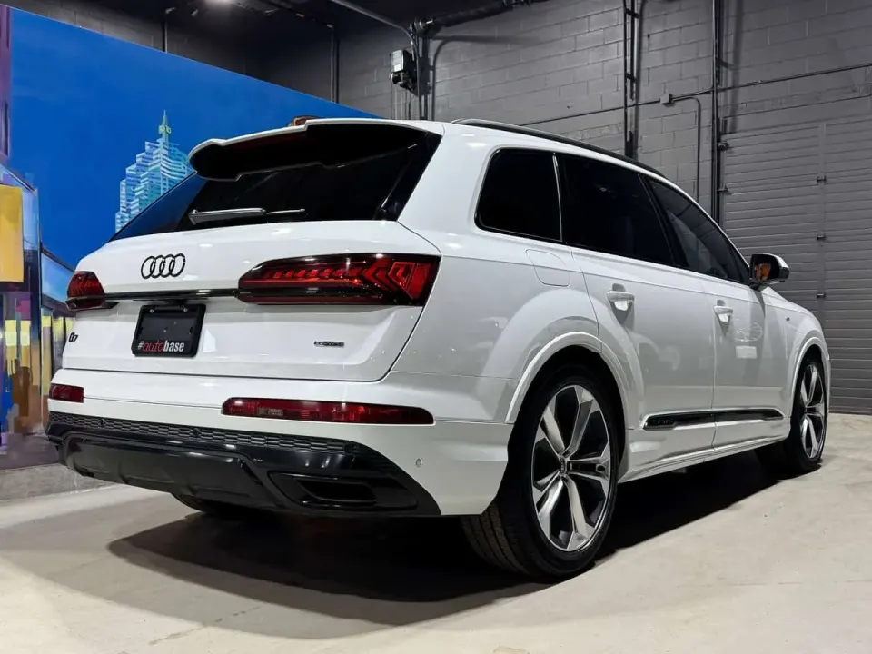 Audi Q7 3.0 Mild Hybrid TECHNIK BLACK OPTICS CLEAN CARFAX! 2022