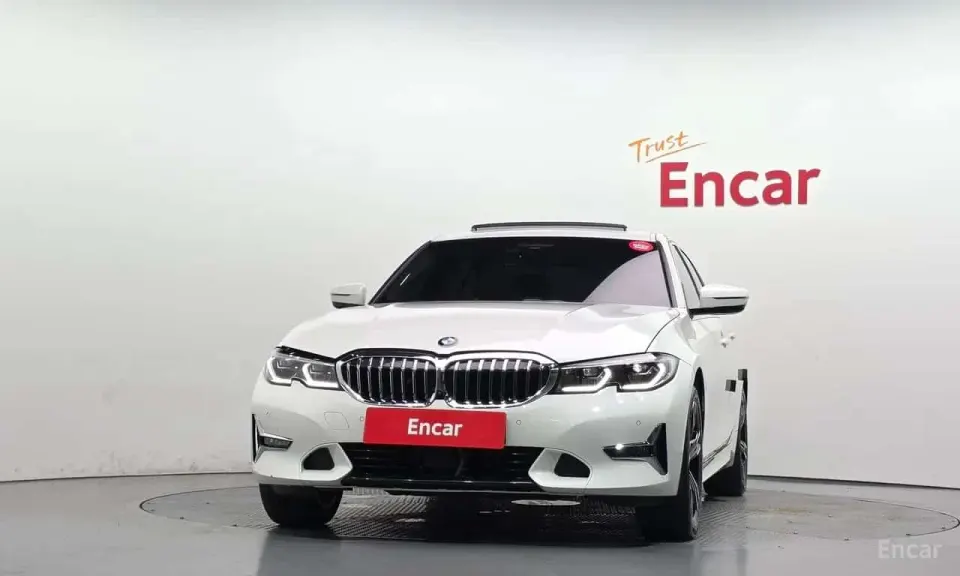 BMW 330i xDrive Luxury 2019