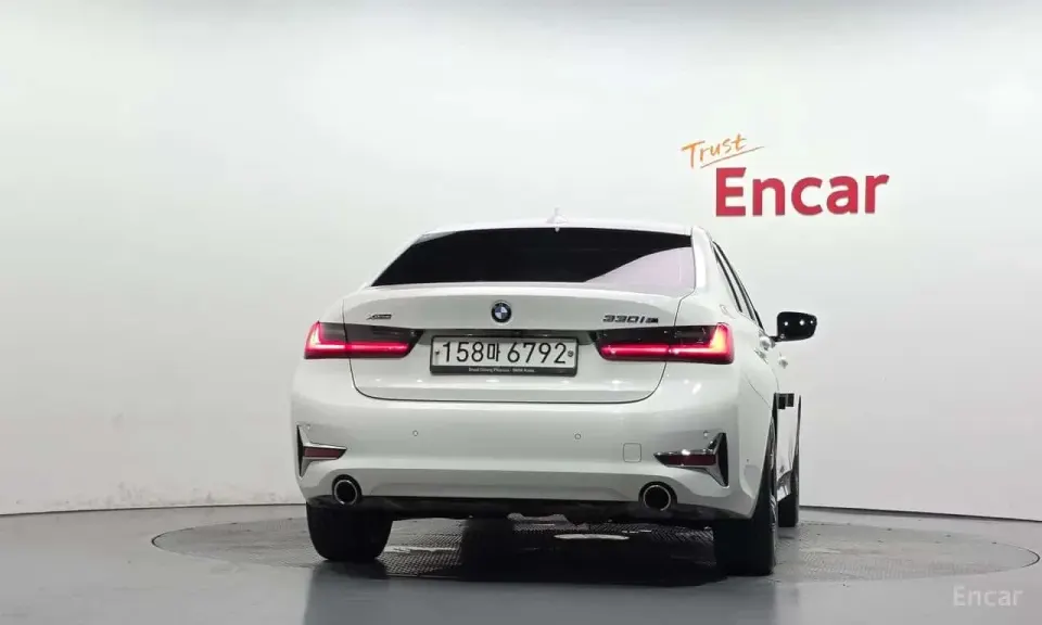 BMW 330i xDrive Luxury 2019