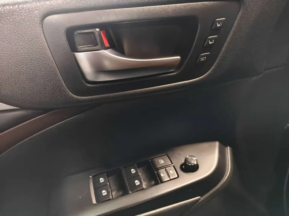 Toyota Highlander 3.5 Hybrid AWD Hybrid Limited|PANO SUNROOF|360 CAM|VENT/HEAT SEAT|NAVI|CLEAN CARFAX 2019