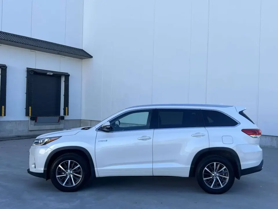 Toyota Highlander 3.5 Hybrid AWD 4dr XLE 2017