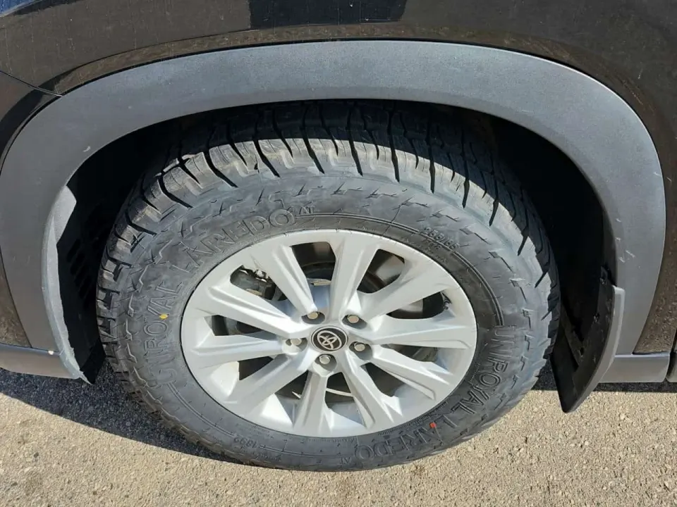 Toyota Highlander XLE 2024