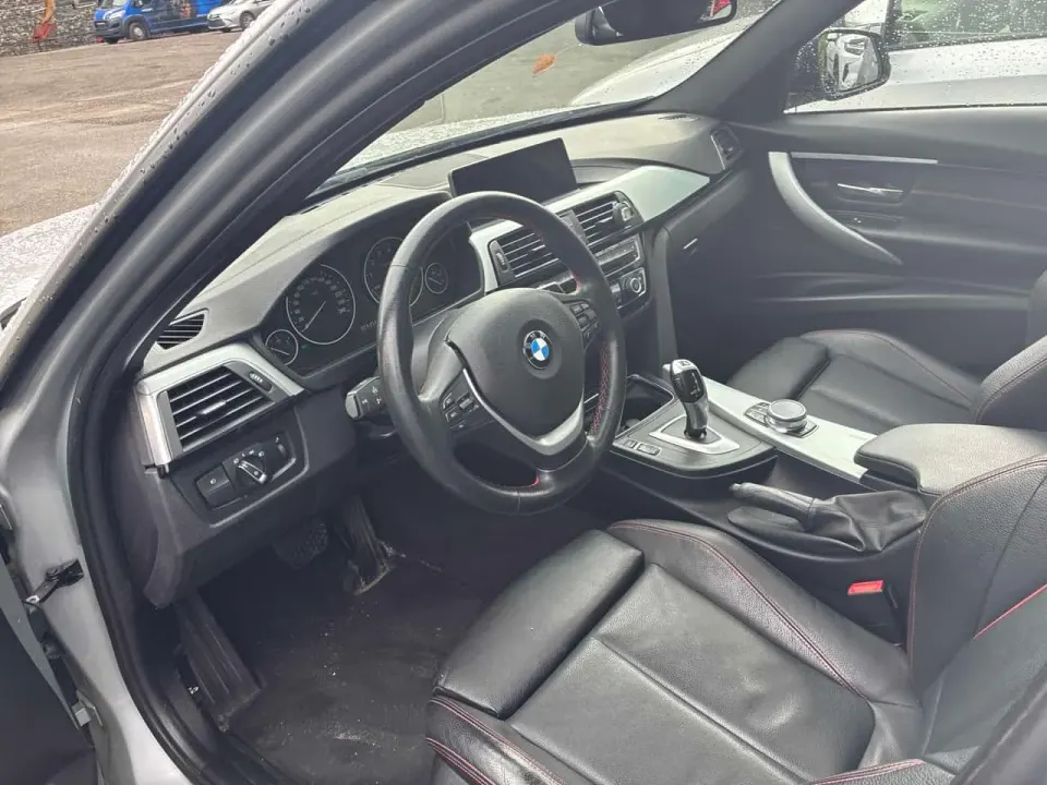 BMW 330i xDrive 2018