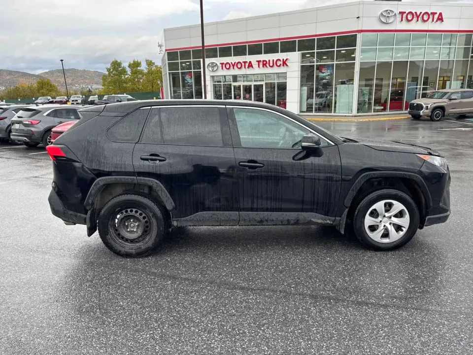 Toyota Rav4 LE 2022