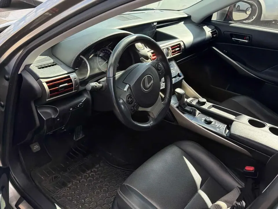 Lexus IS 250 4dr Sdn AWD 2014