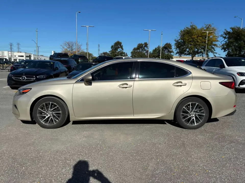 Lexus ES 350 4dr Sdn 2016