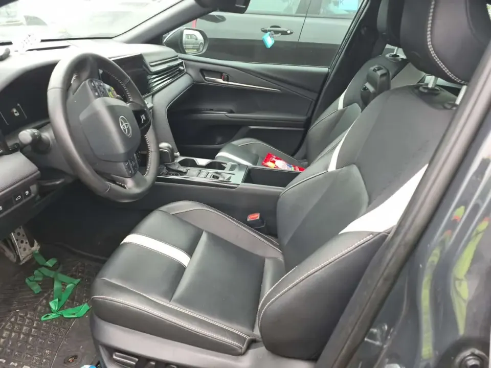 Toyota Camry SE 2025