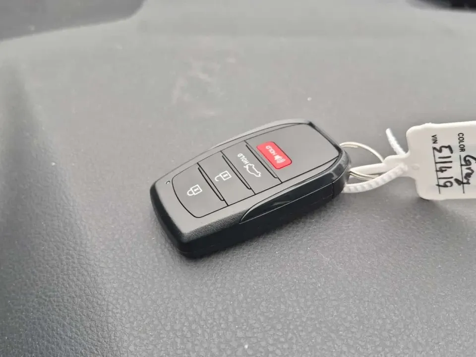 Toyota Camry SE 2025