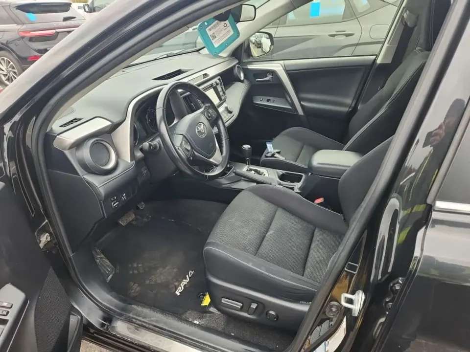 Toyota Rav4 XLE 2016