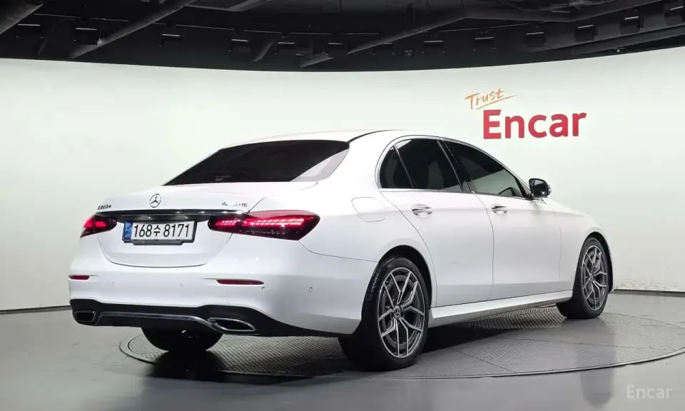 Mercedes-Benz E 220 E220d 4MATIC AMG Line 2020