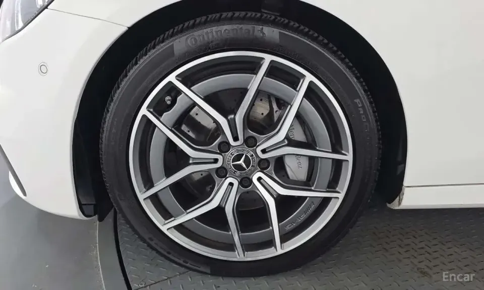 Mercedes-Benz E 220 E220d 4MATIC AMG Line 2020