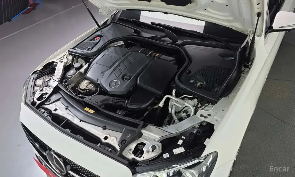 Mercedes-Benz E 220 E220d 4MATIC AMG Line 2020