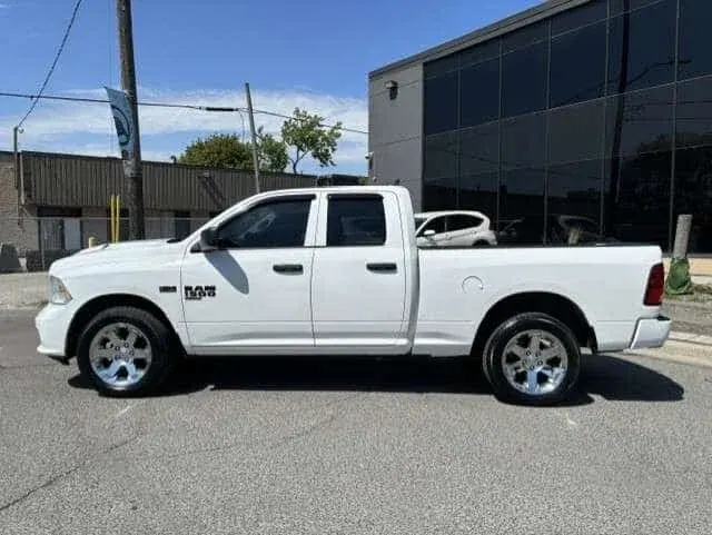 Dodge RAM 1500 4X4 HEMI V8 CLASSIC-CAMERA-REMOTE START-QUAD CAB! 2019
