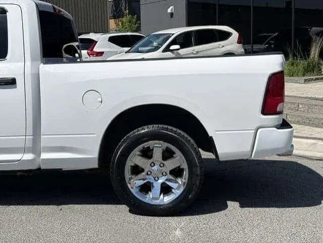 Dodge RAM 1500 4X4 HEMI V8 CLASSIC-CAMERA-REMOTE START-QUAD CAB! 2019