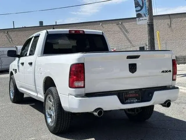 Dodge RAM 1500 4X4 HEMI V8 CLASSIC-CAMERA-REMOTE START-QUAD CAB! 2019