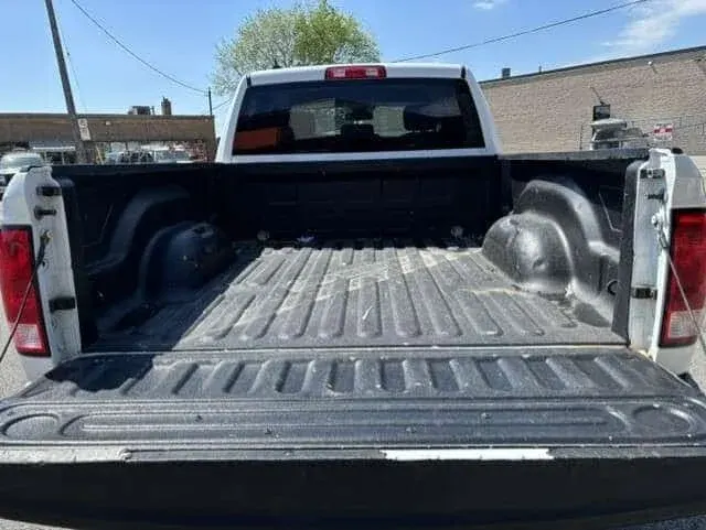 Dodge RAM 1500 4X4 HEMI V8 CLASSIC-CAMERA-REMOTE START-QUAD CAB! 2019