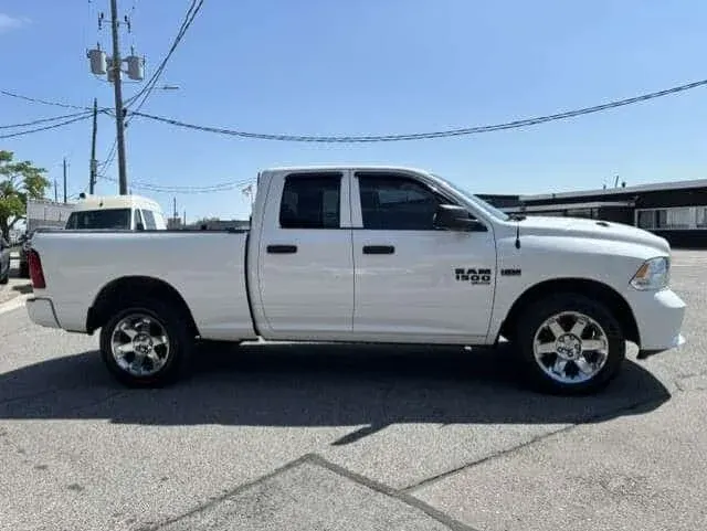 Dodge RAM 1500 4X4 HEMI V8 CLASSIC-CAMERA-REMOTE START-QUAD CAB! 2019