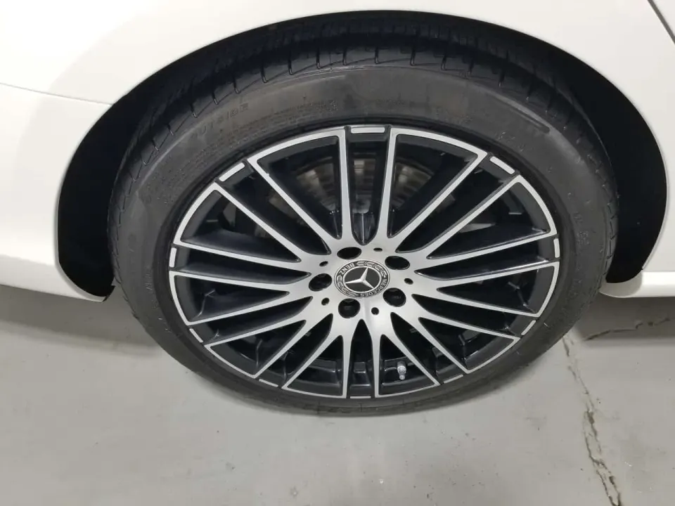 Mercedes-Benz C 300 2024