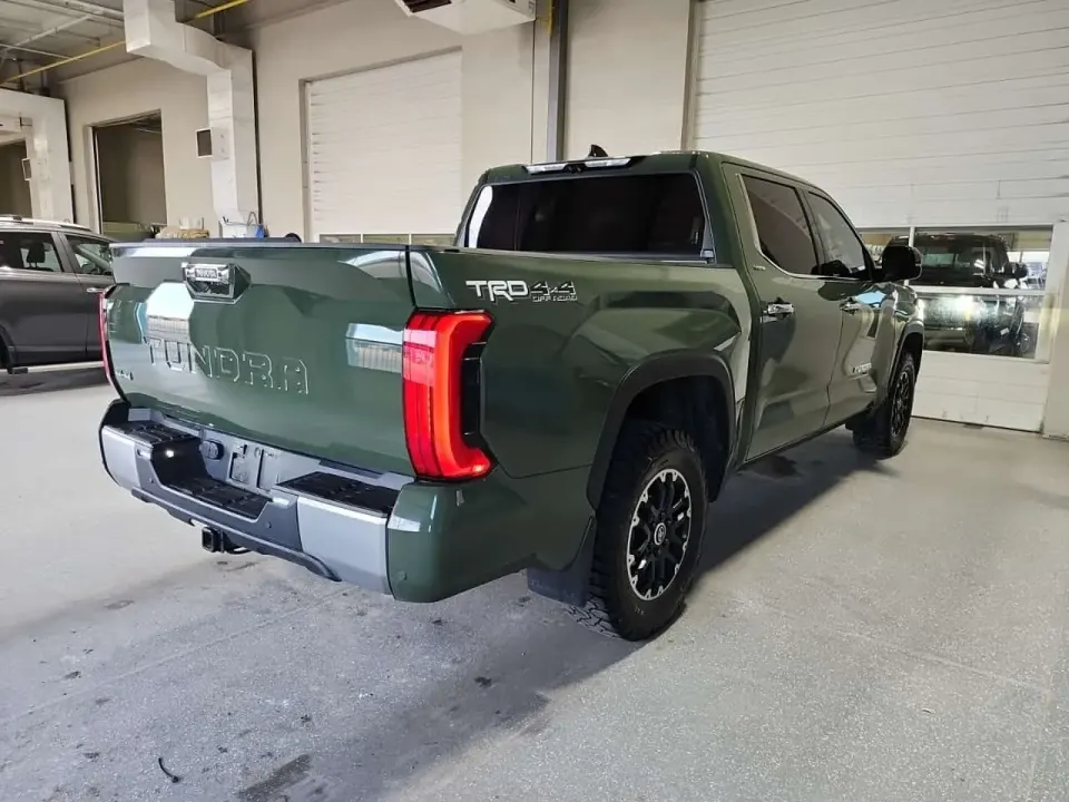 Toyota Tundra LIMITED CREW CAB SHORT BED 2023