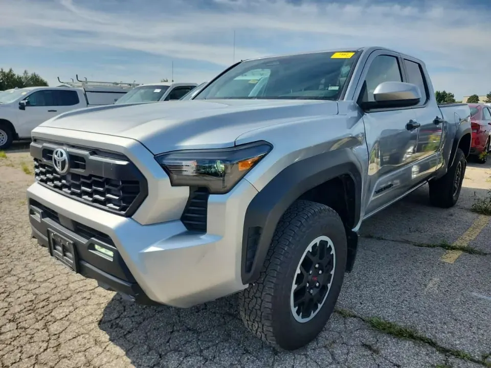 Toyota Tacoma 4x4 Double Cab Auto Crew Cab Std Bed 2024