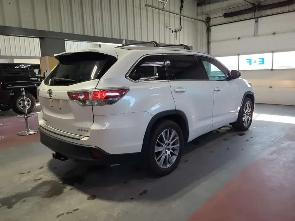 Toyota Highlander XLE 2014