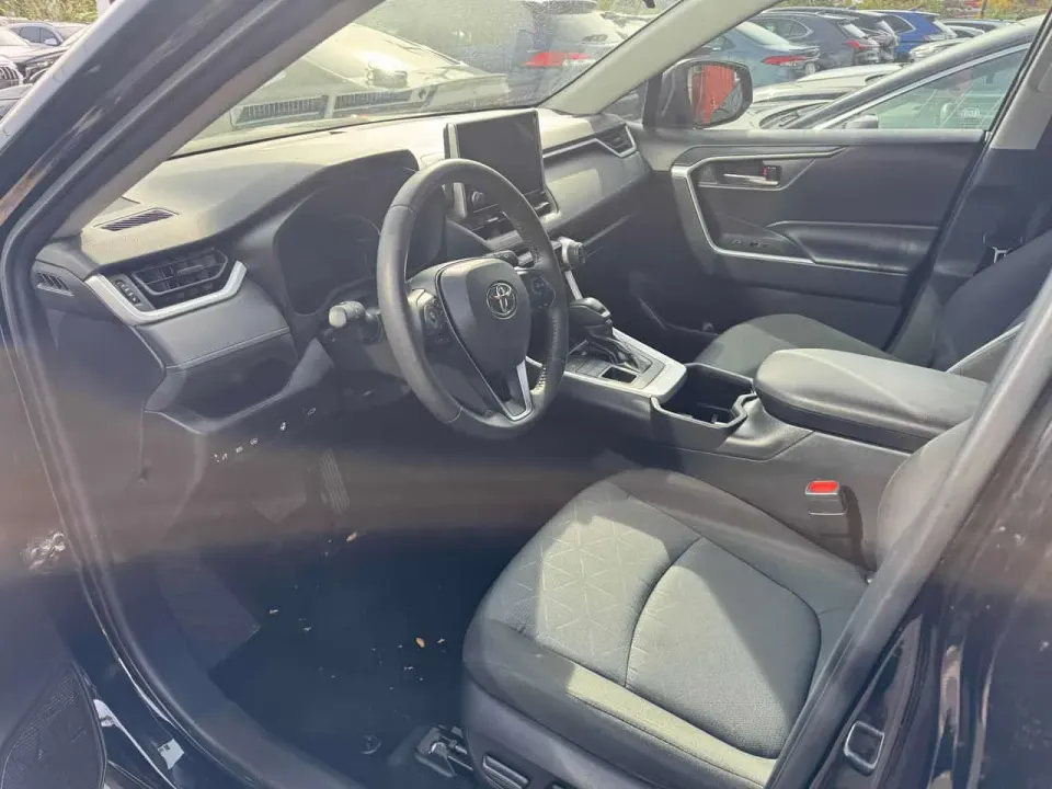 Toyota Rav4 XLE 2025
