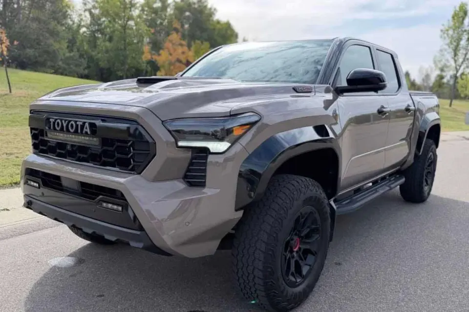 Toyota Tacoma Hybrid 2025
