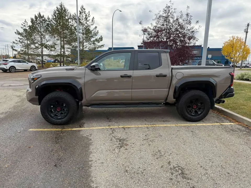 Toyota Tacoma Hybrid 2025