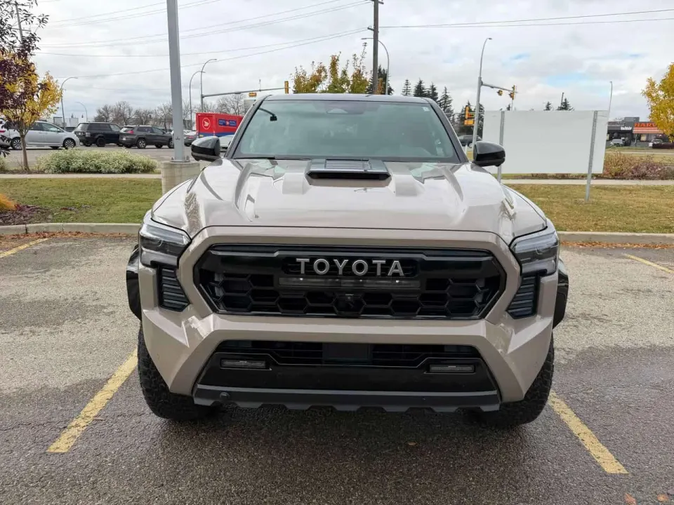 Toyota Tacoma Hybrid 2025