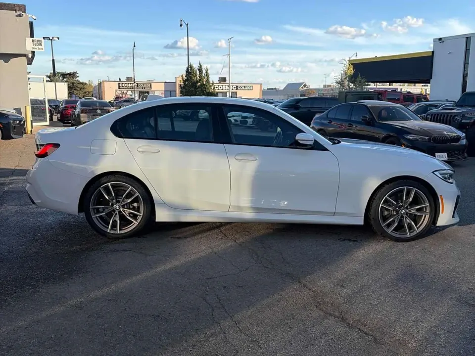 BMW 330i xDrive 2022