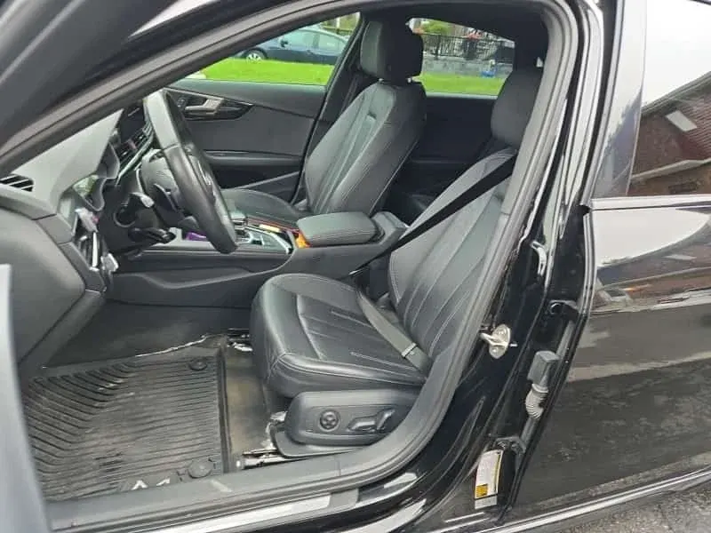 Audi A4 KOMFORT 2023