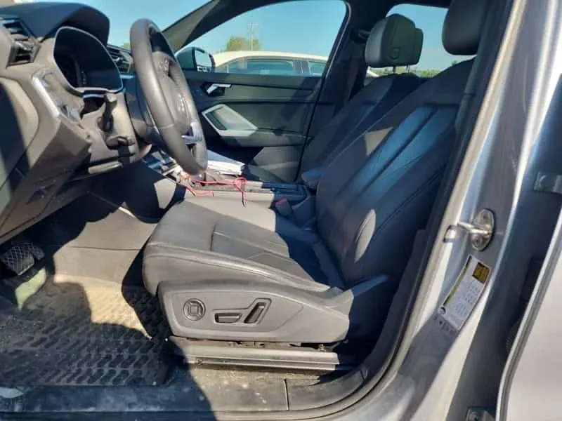 Audi Q3 KOMFORT 2022