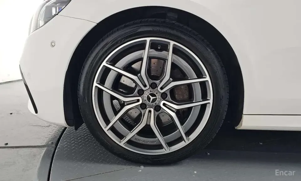 Mercedes-Benz E 220 E220d 4MATIC AMG Line 2020