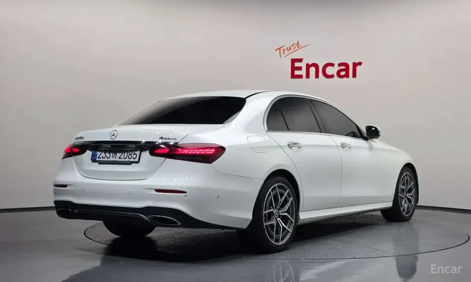 Mercedes-Benz E 220 E220d 4MATIC AMG Line 2022