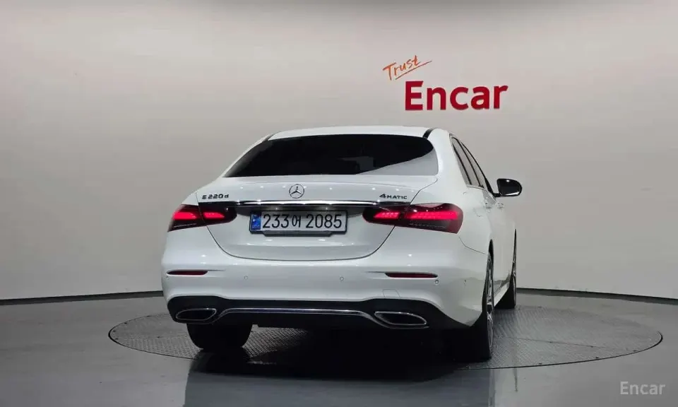 Mercedes-Benz E 220 E220d 4MATIC AMG Line 2022