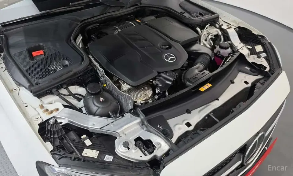 Mercedes-Benz E 220 E220d 4MATIC AMG Line 2022