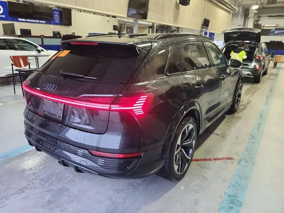Audi E-Tron QUATTRO 2024