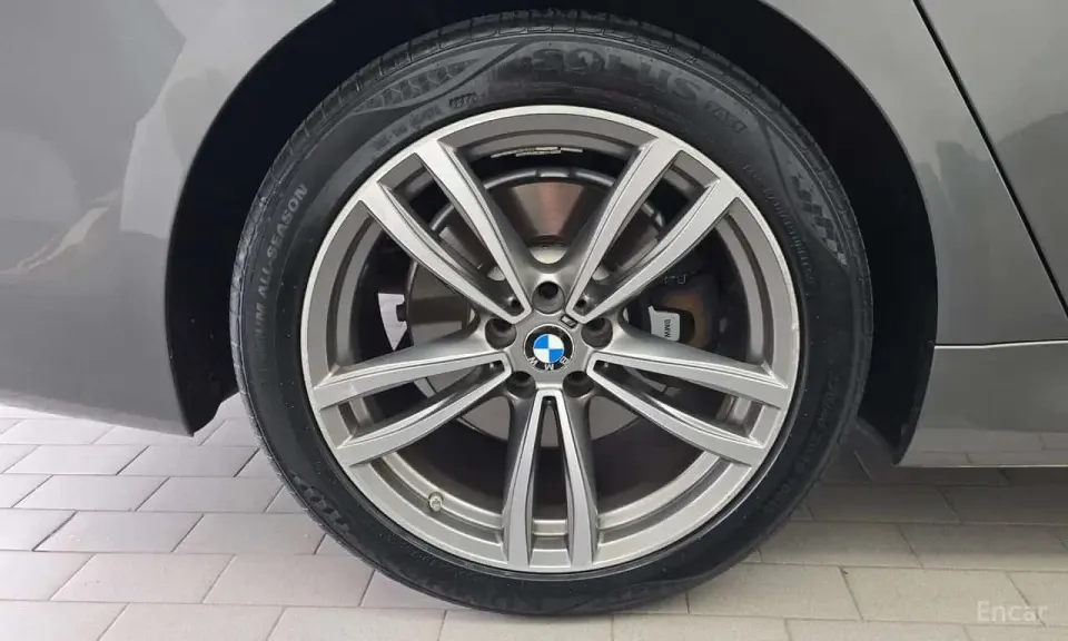 BMW 740Li xDrive M Sport Package 2017