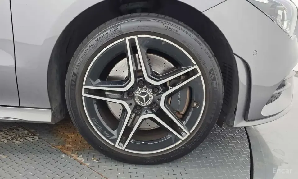 Mercedes-Benz CLA250 4MATIC 2020