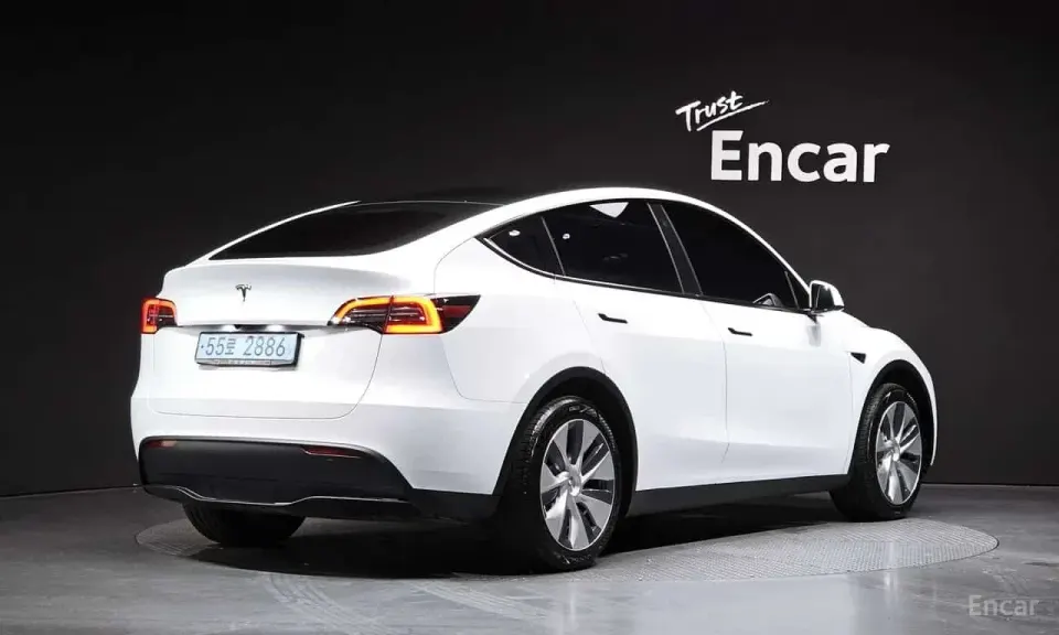 Tesla Model Y RWD 2023
