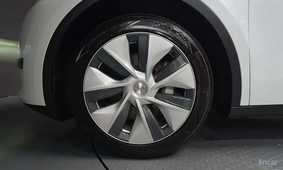 Tesla Model Y RWD 2023