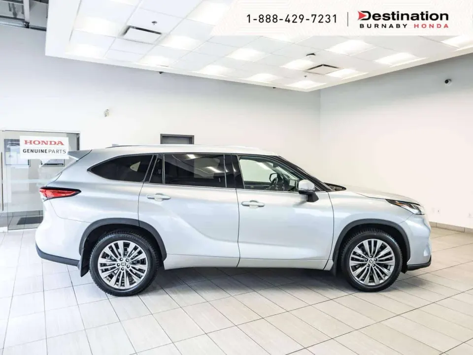 Toyota Highlander 3.5 V6 PLATINUM PKG AWD - FULLY LOADED - 3 ROW LUXURY! 2020