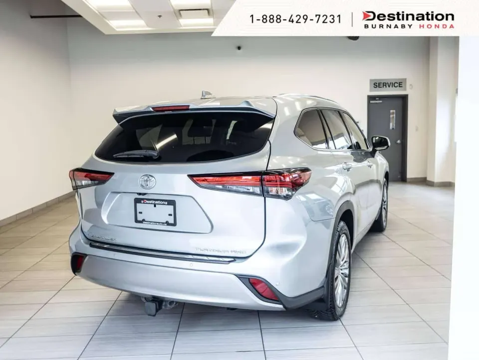 Toyota Highlander 3.5 V6 PLATINUM PKG AWD - FULLY LOADED - 3 ROW LUXURY! 2020