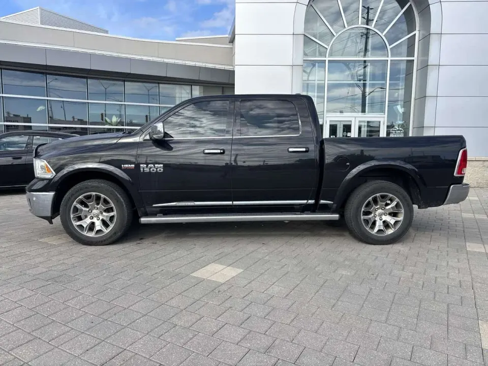 Dodge RAM 1500 Limited | 4WD Crew Cab 140.5 | One owner, Well maintained Trade-in | Top-of-the-line 2017