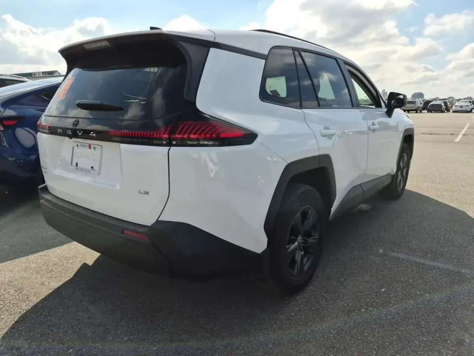 Toyota Rav4 LE AWD HYBRID 2026