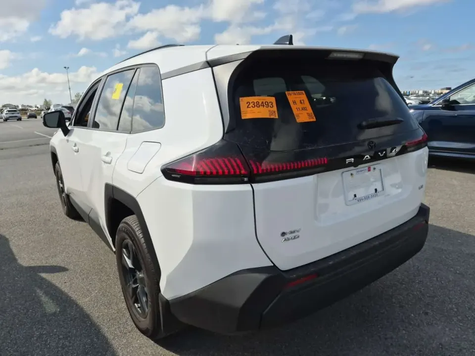 Toyota Rav4 LE AWD HYBRID 2026