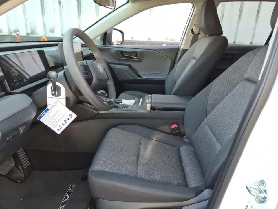 Toyota Rav4 LE AWD HYBRID 2026