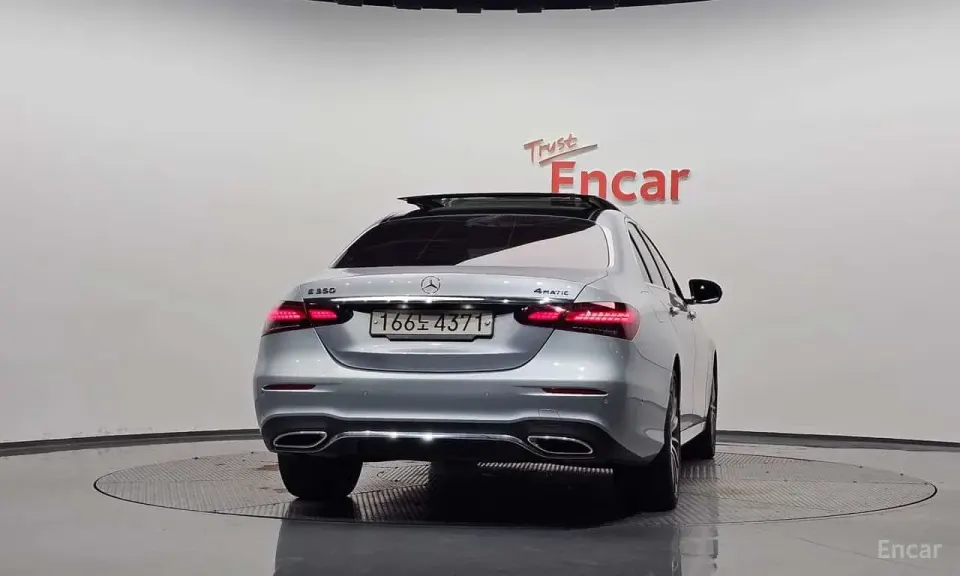 Mercedes-Benz E 350 E350 4MATIC AMG Line 2022